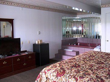 Luxury Bedroom-Motel-Pittsburgh, PA