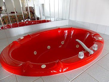 Red Jacuzzi-luxury Motel-Pittsburgh, PA