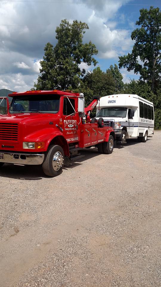 Road services Blairsville GA Tanner's 24 Hour Towing & Recovery Inc