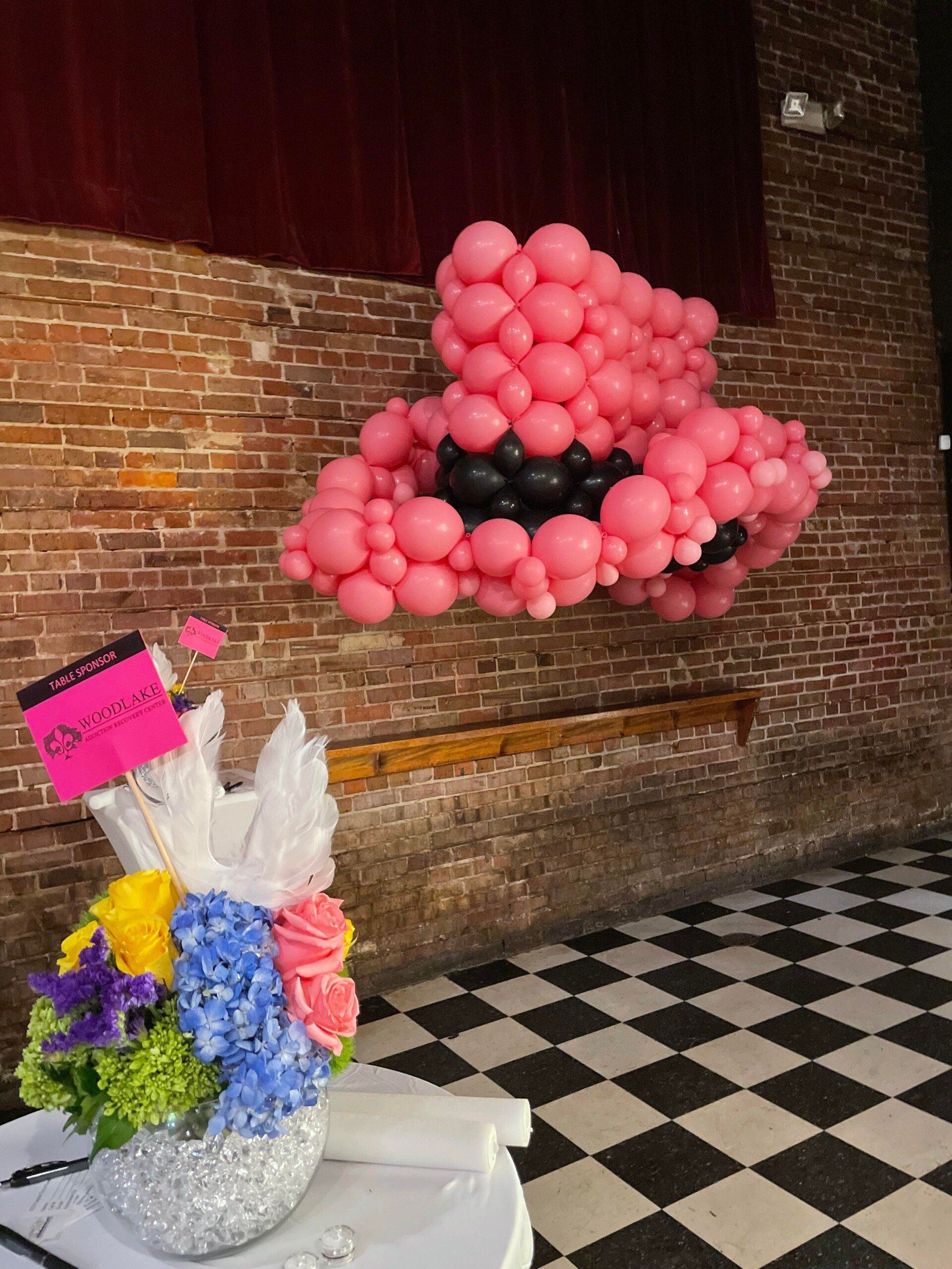 Balloon Sculpture, cowboy hat