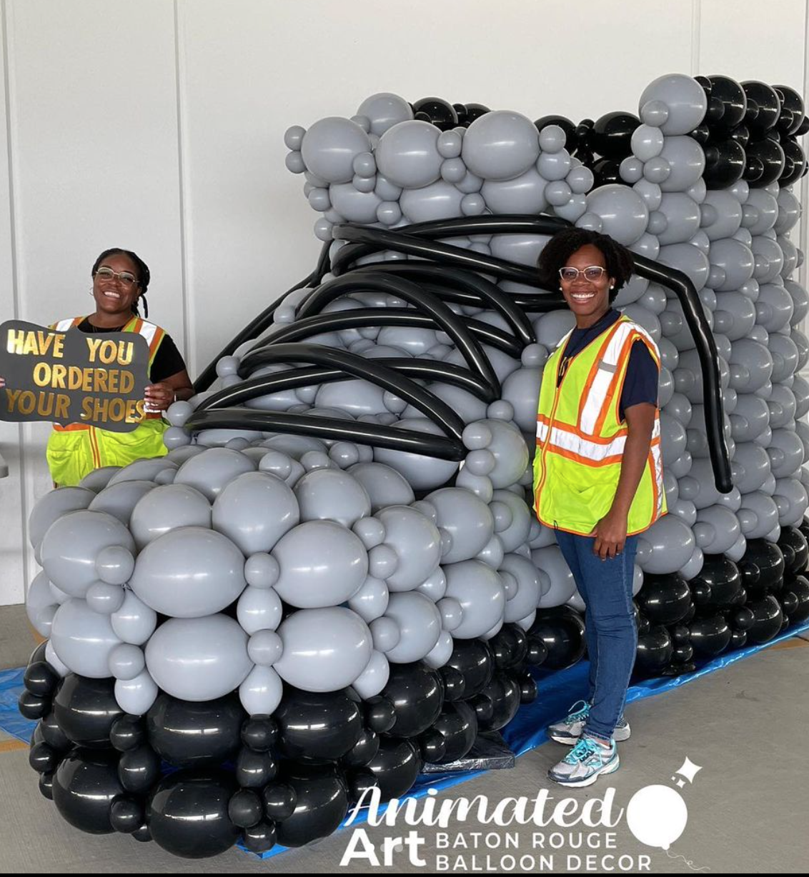 Show balloon decor sculpture