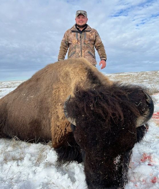 bison hunts, buffalo hunts, buffalo hunting, bison hunting, buffalo hunting guides, bison hunting guides