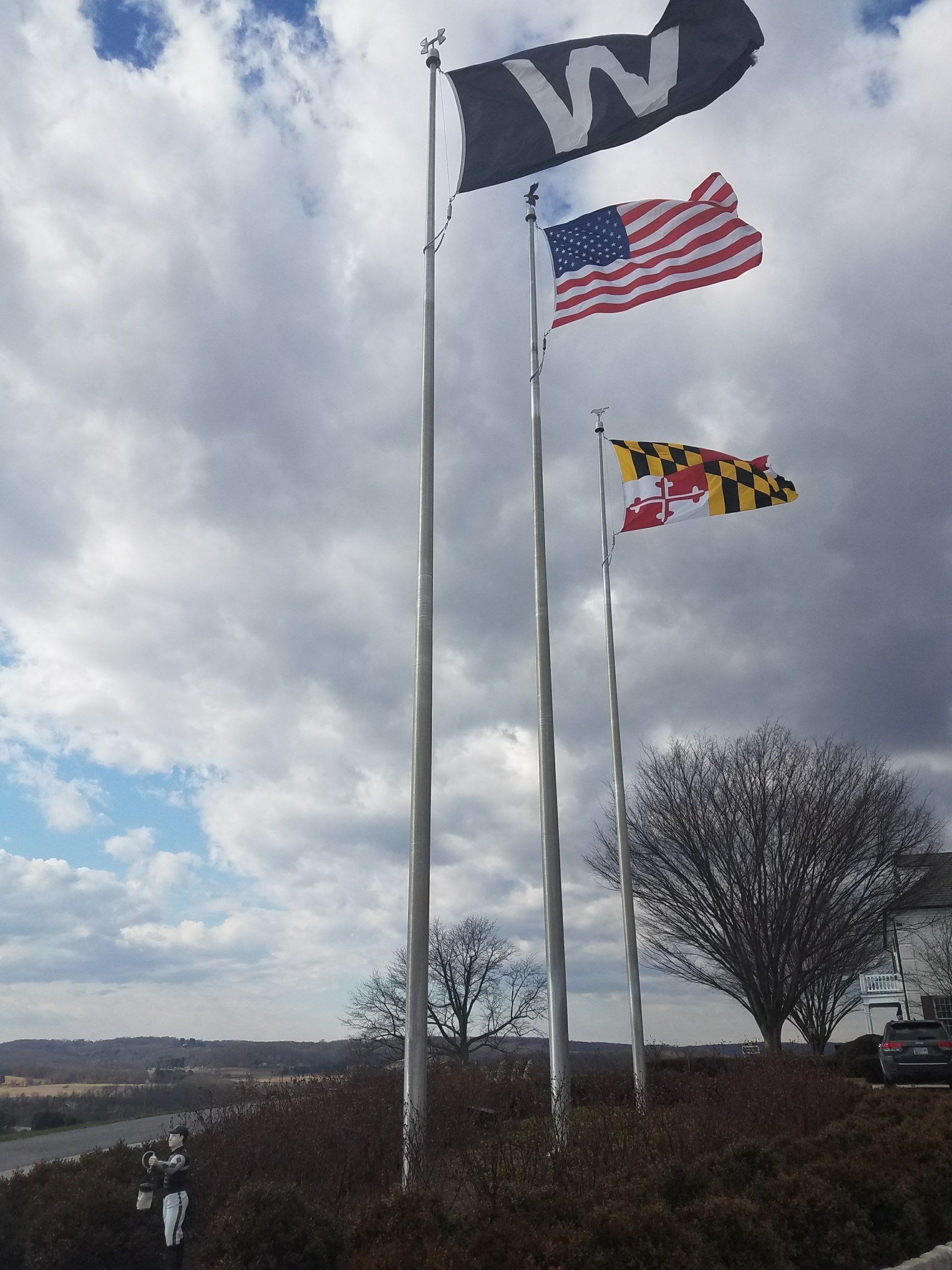 A flag with the letter w on it