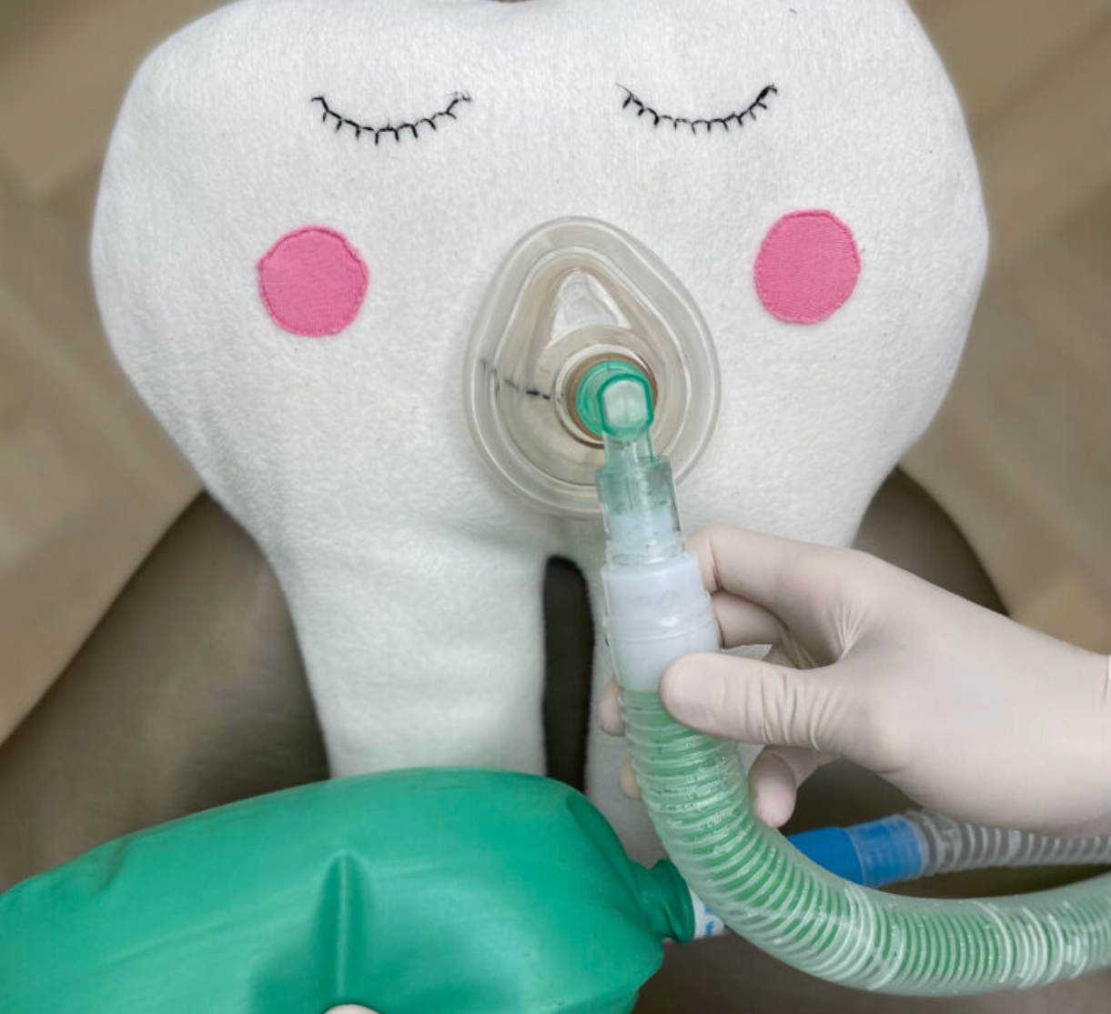 Demonstratie van narcose bij De Heerenveense Tandarts