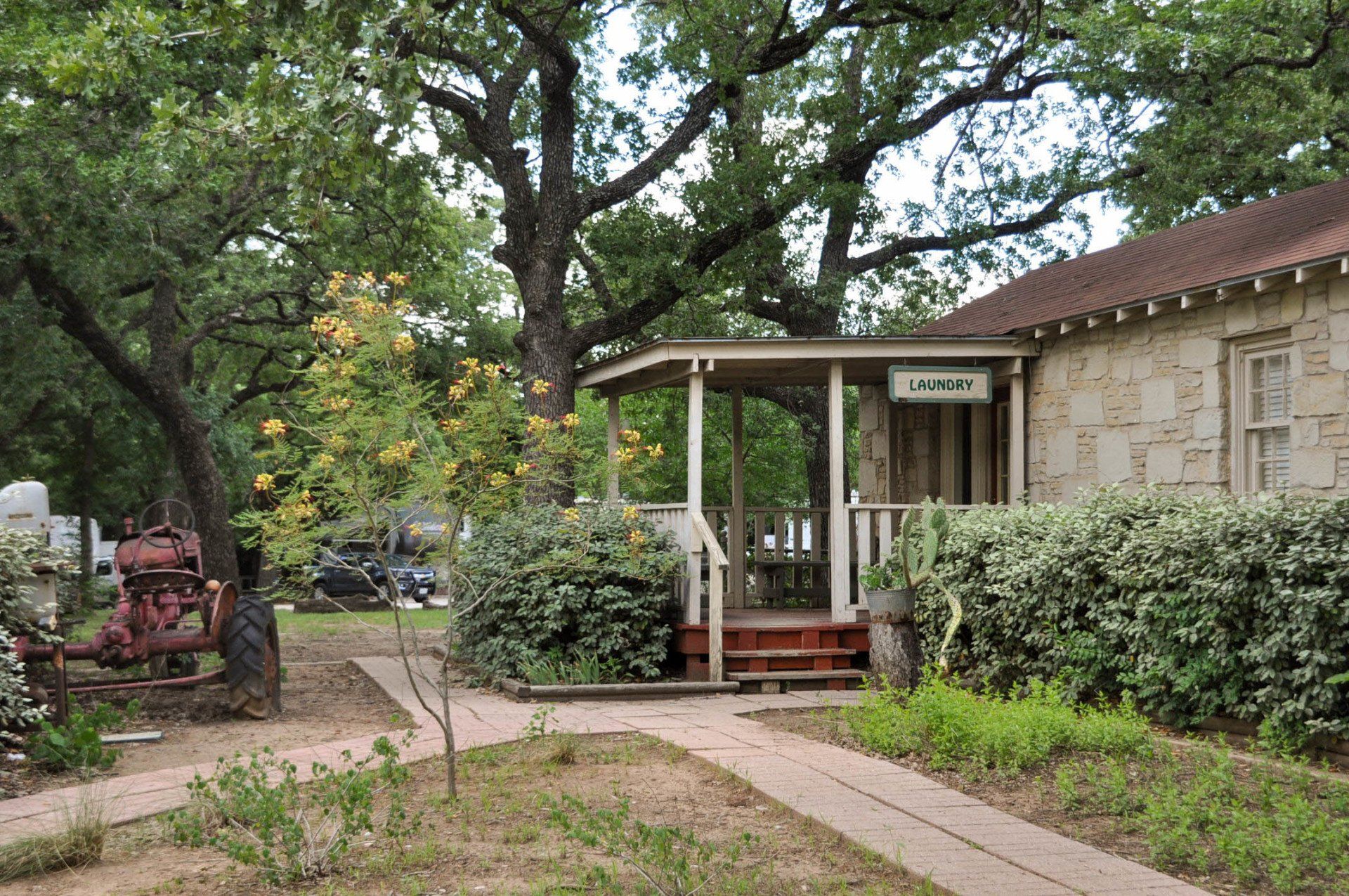 Post Oak Place  laundry