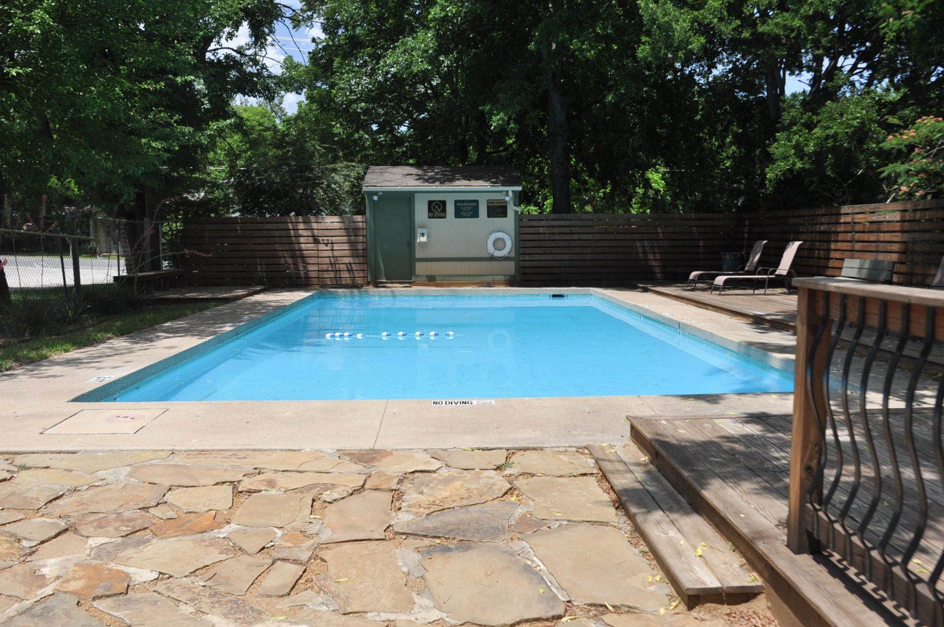 Post Oak Place Swimming pool