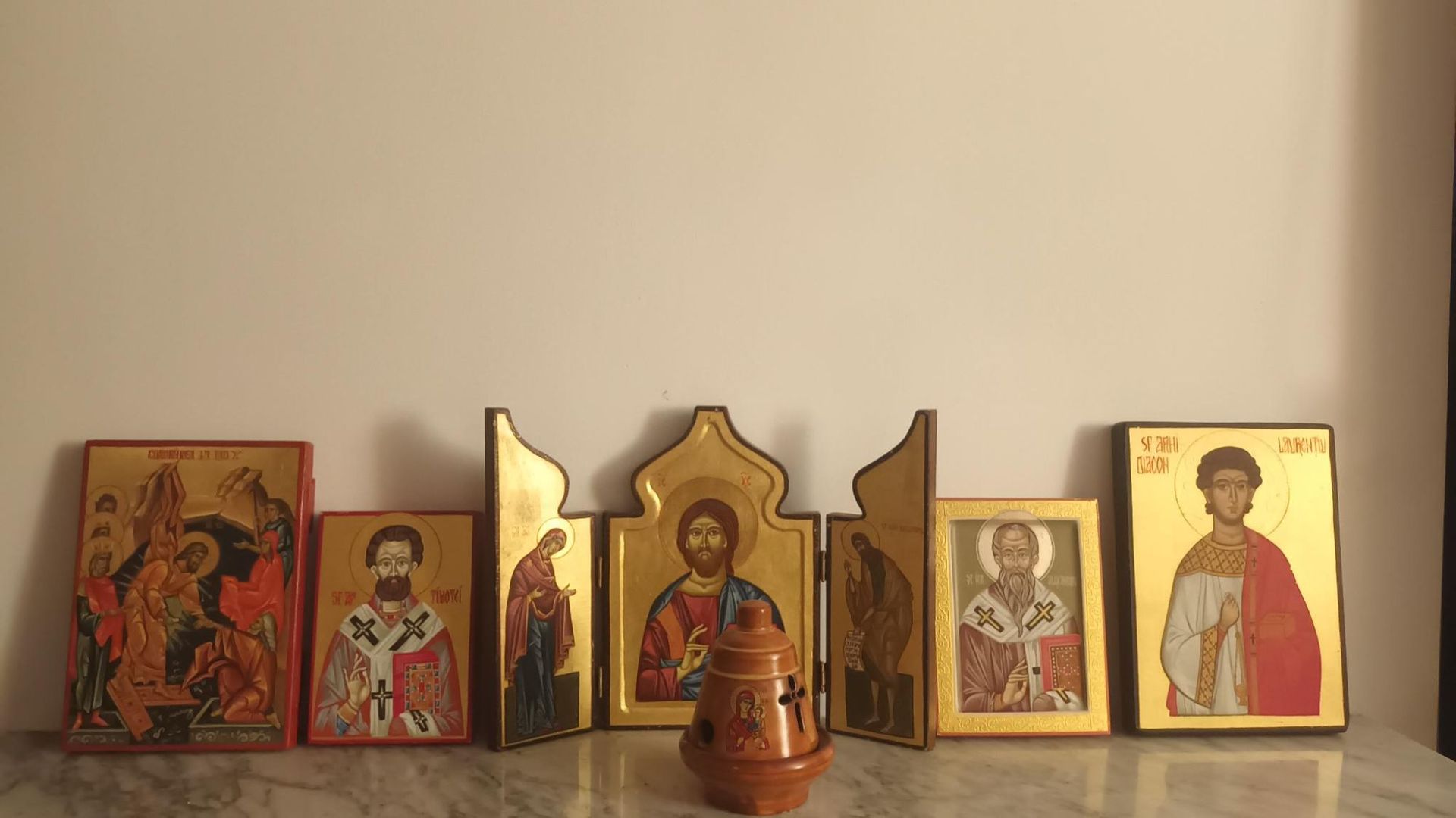 Fotografie cu iconostas