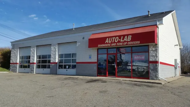 Front Of Auto Shop | Auto-Lab