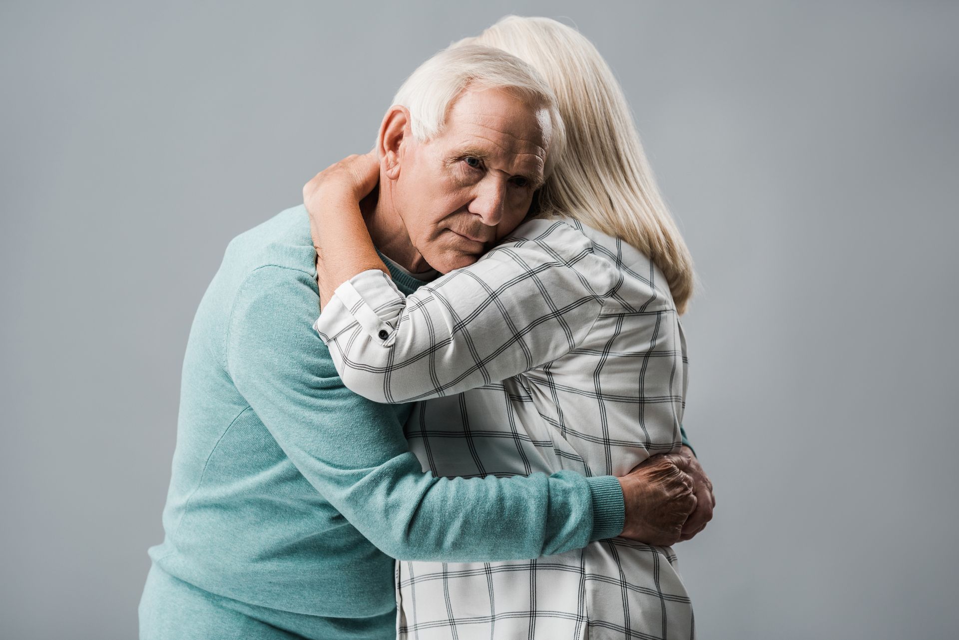 PTSS Voorbij-Holistisch herstel van PTSS en Trauma-Johan Reinhoudt- Verdrietige gepensioneerde man met senior vrouw