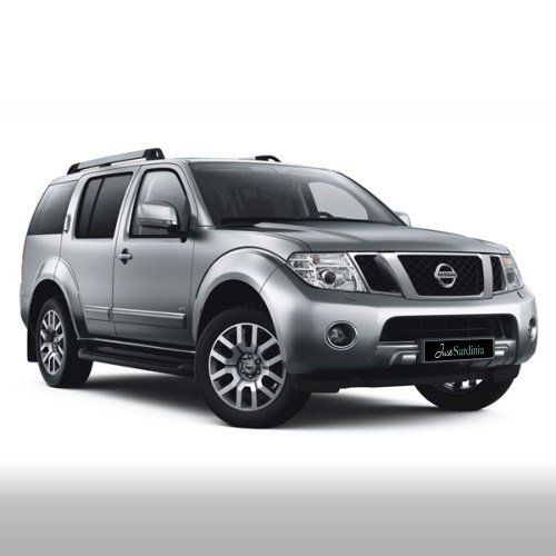 Nissan PathFinder grigio metallizzato