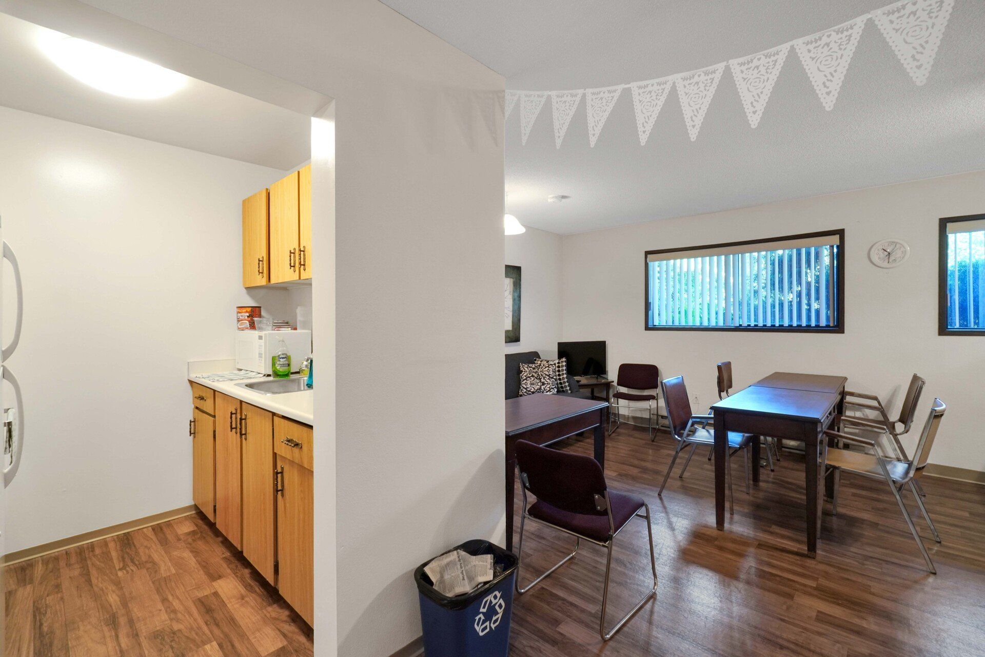 One & Two Bedroom Suites 3205 Wetherby Rd Victoria