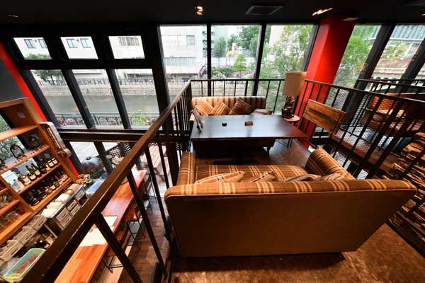 Midtown BBQ Nagoya interior sofa seating