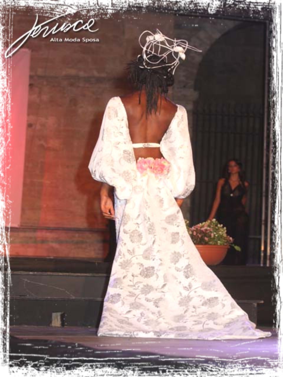 abito da sposa con schiena scoperta