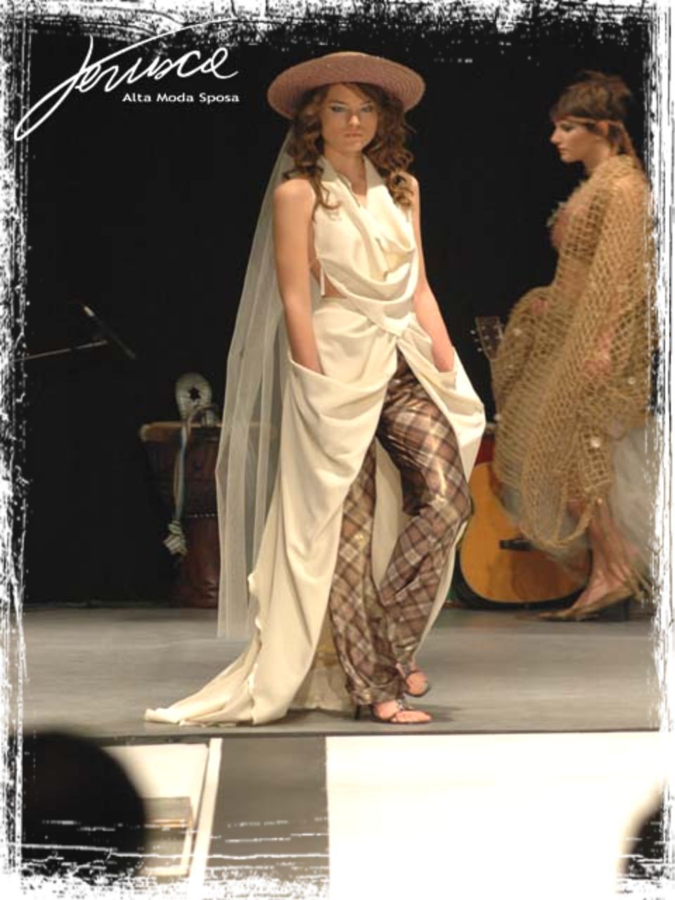 sfilata di abiti per cerimonia