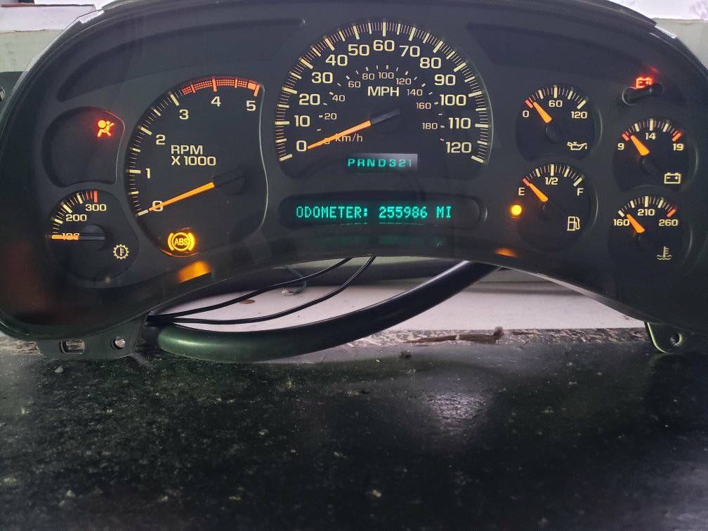 A dashboard with a digital display that says ' degreter ' on it