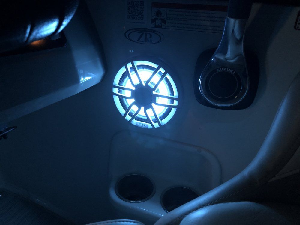 A light on the side of a boat that says cp on it