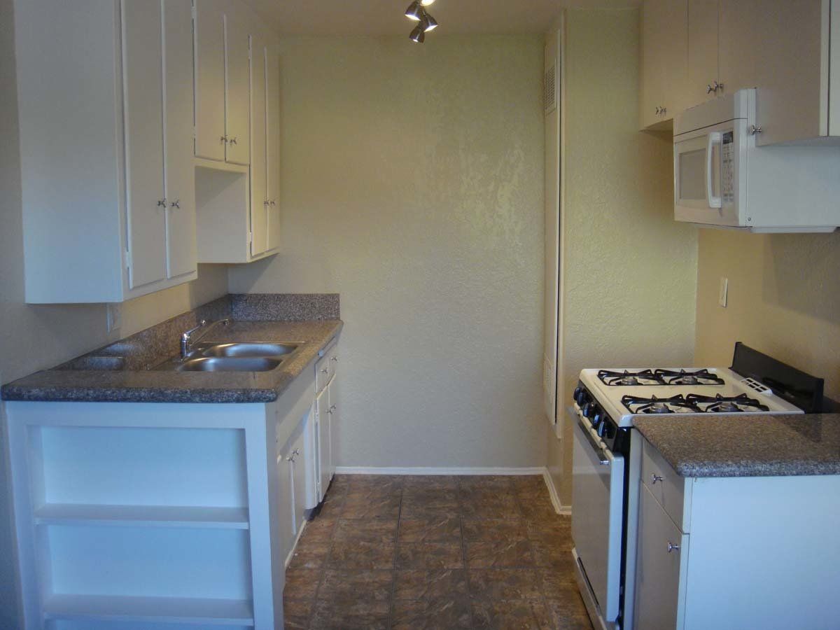 Laurel Place - Kitchen