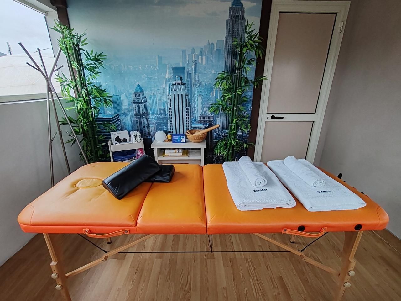 studio massofisioterapista con lettino