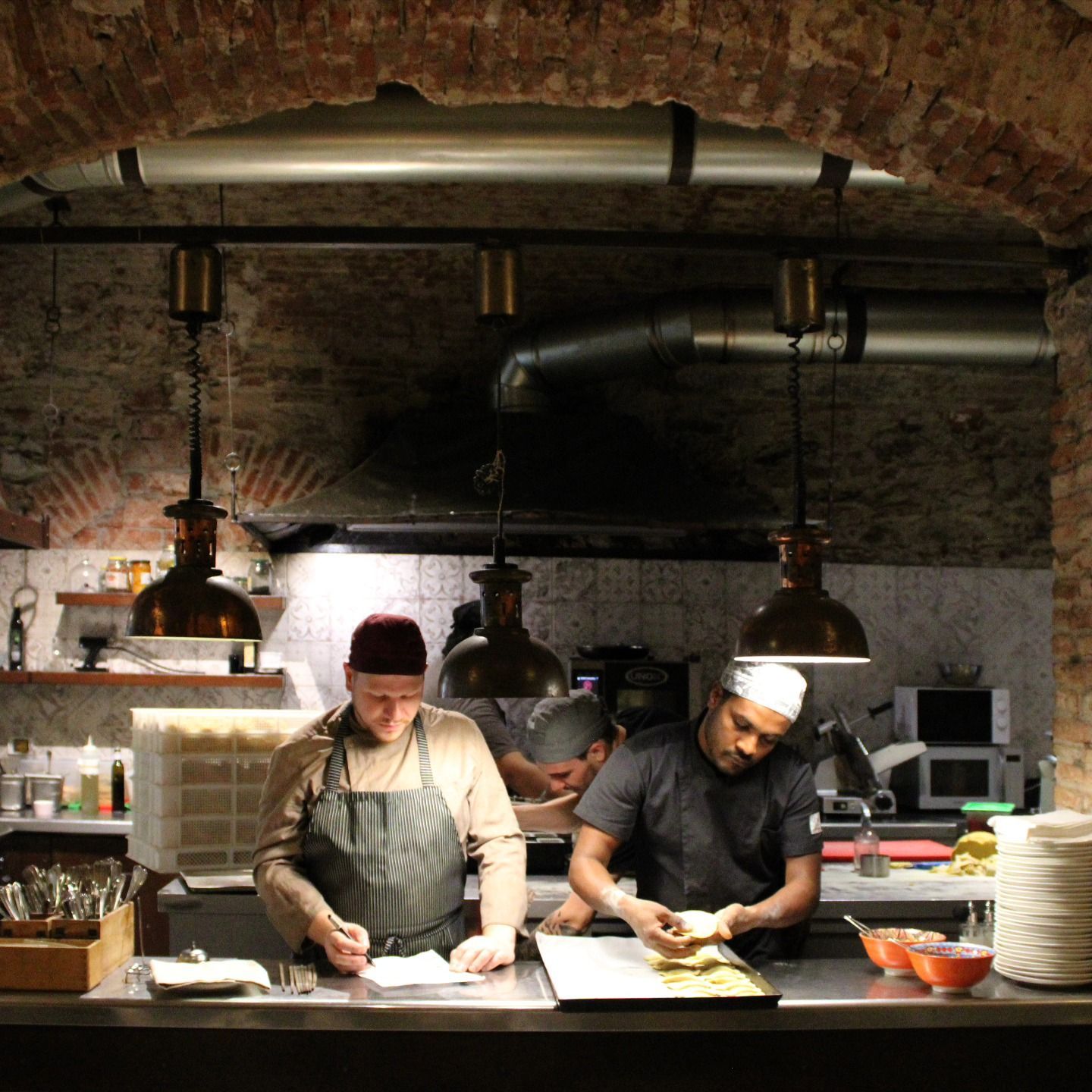 BRUNCH CON PANCAKE E FRUTTA