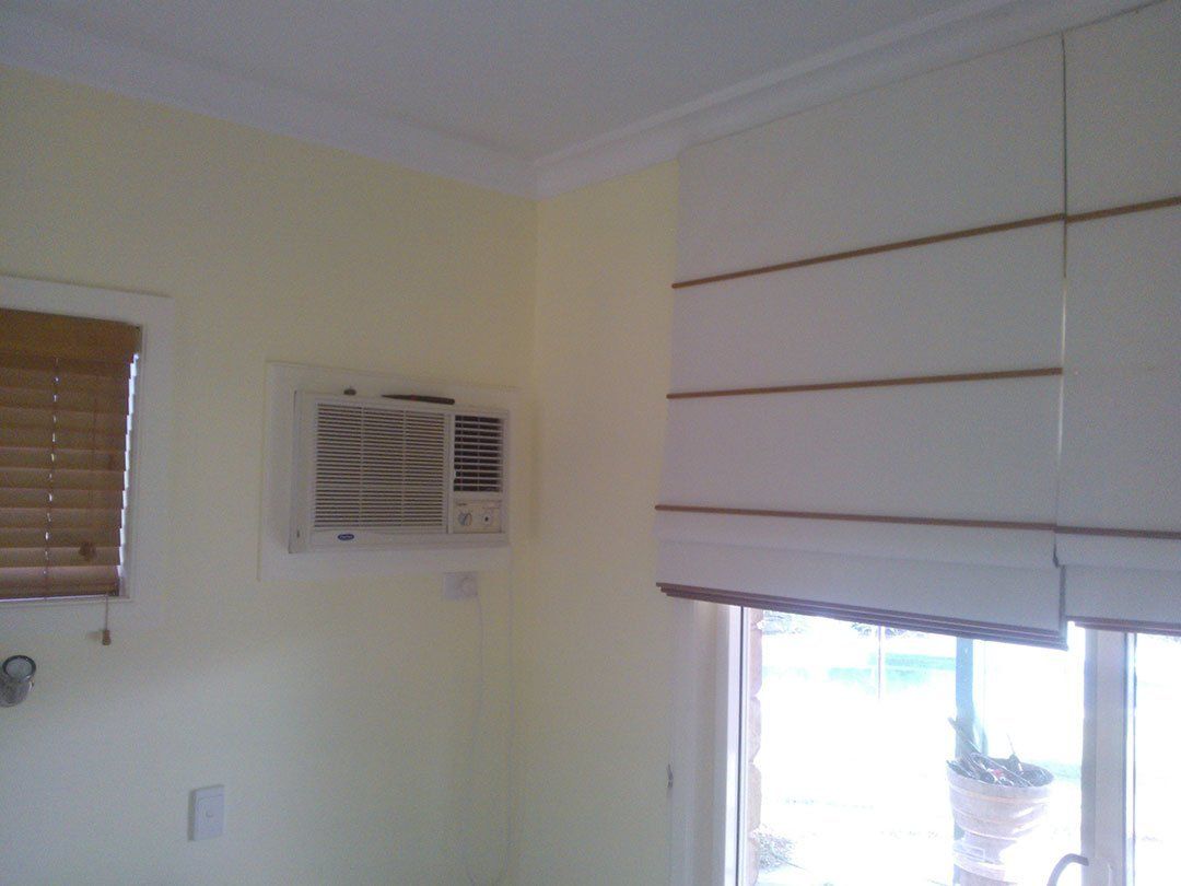 Roman Blinds - Capricorn Coast, QLD - Capcoast Glass