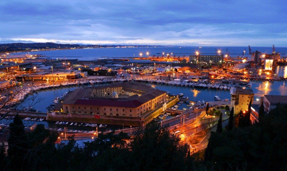 Ancona di notte