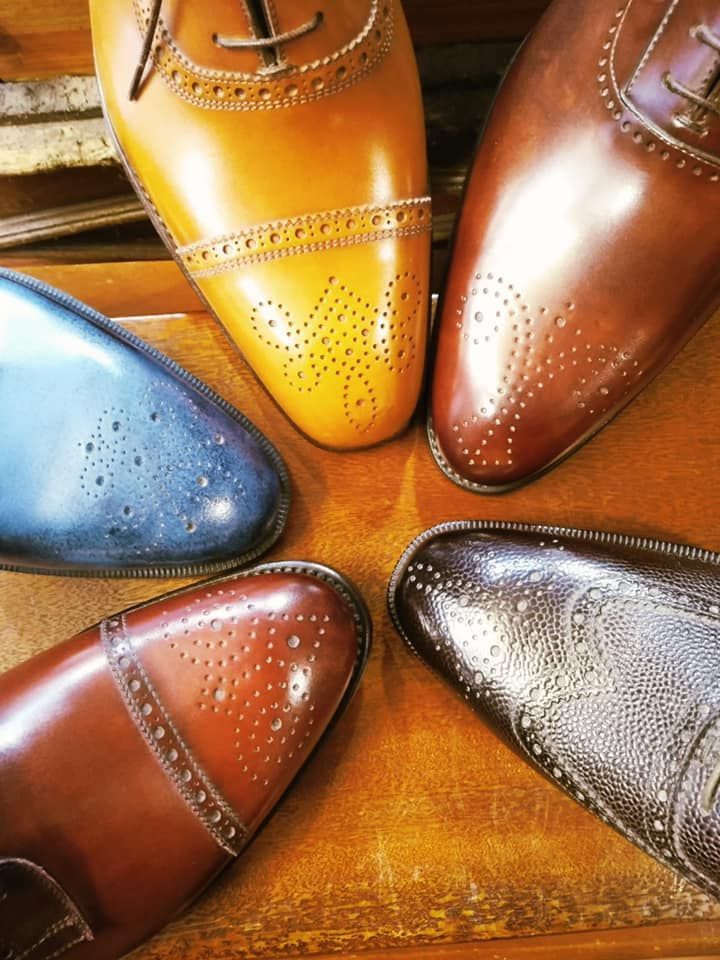 Scarpe in pelle colorate