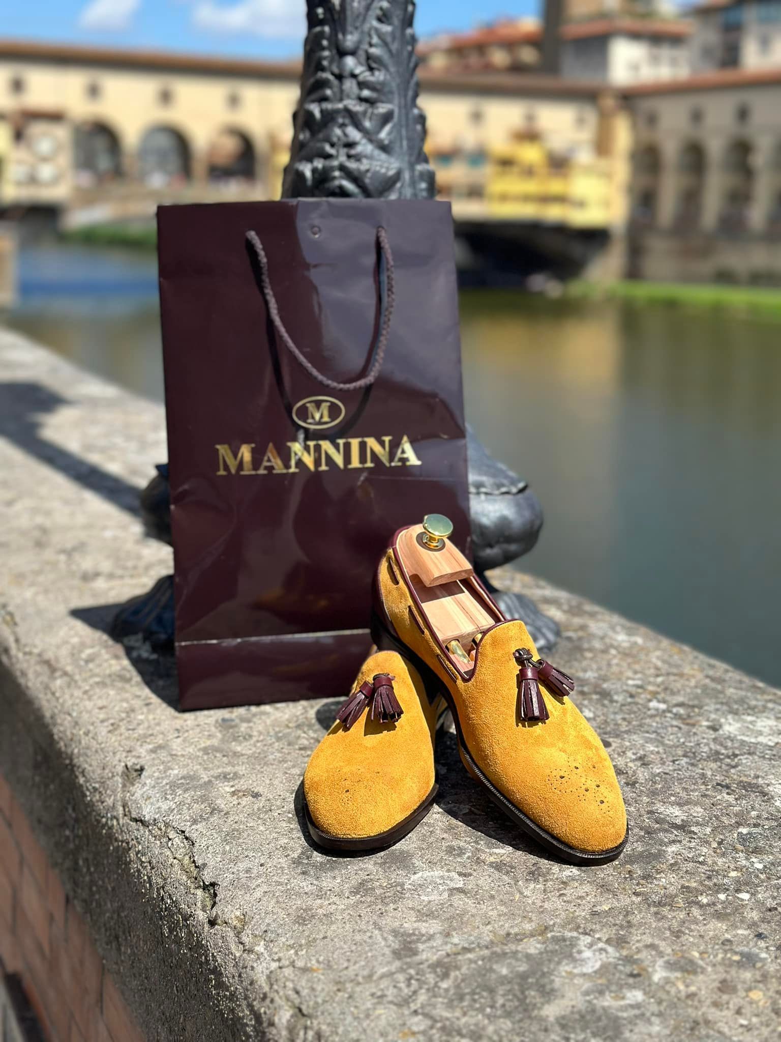 Scarpe scamosciate gialle