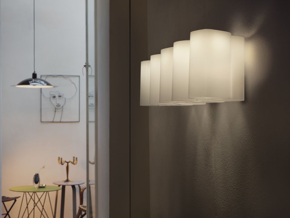 Lampada a parete cilindrica