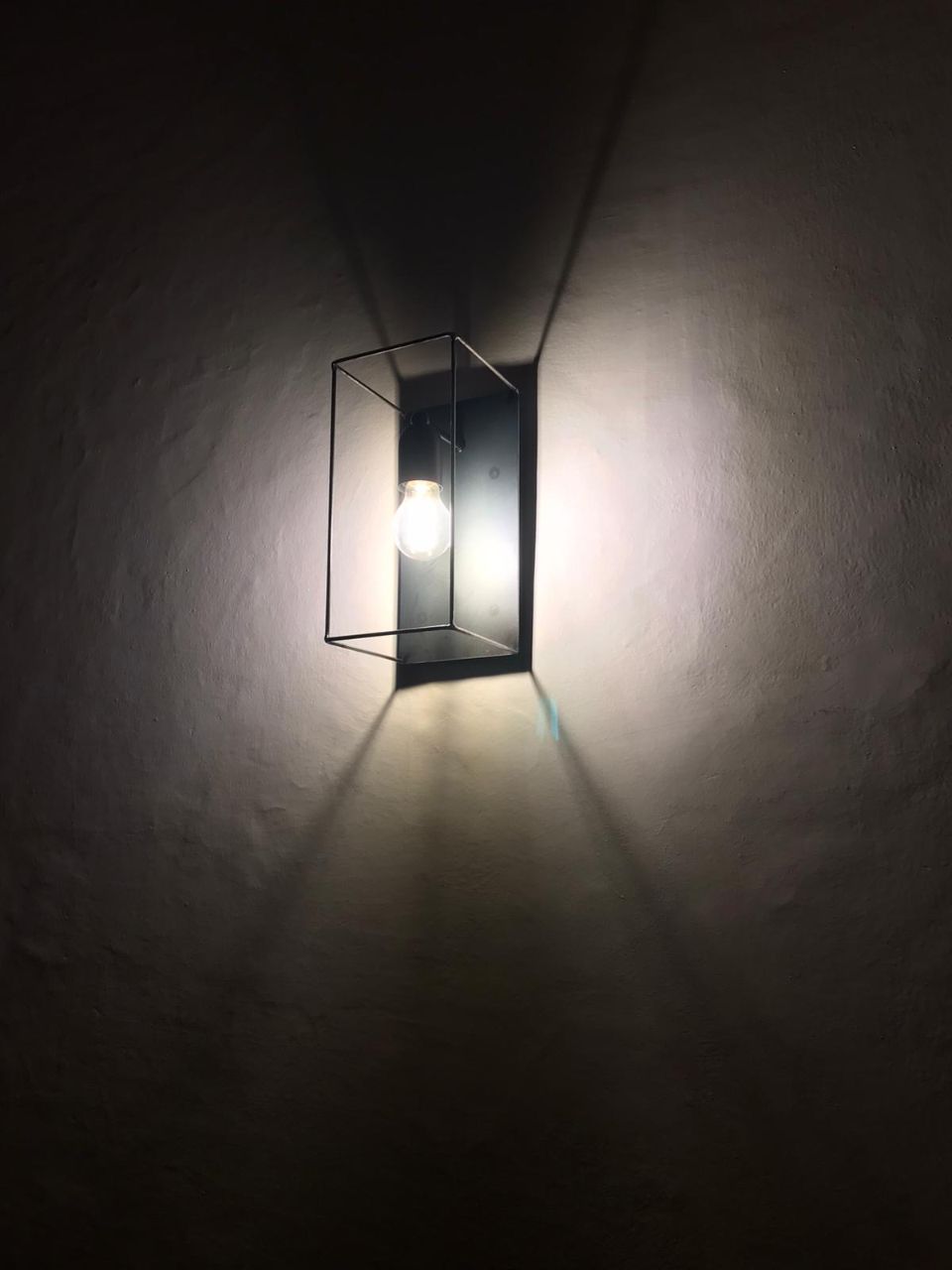 Lampada su misura a parete