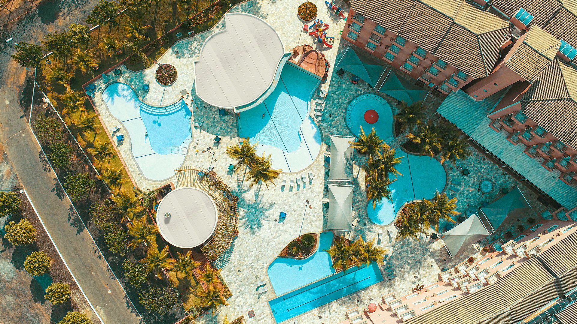 complexo de piscinas do Lagoa Quente Hotel