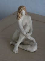 Zittend Meisje - Keramiek Kunstwerk