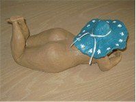 Dikke Dame met Blauwe Hoed - Keramisch Kunstwerk