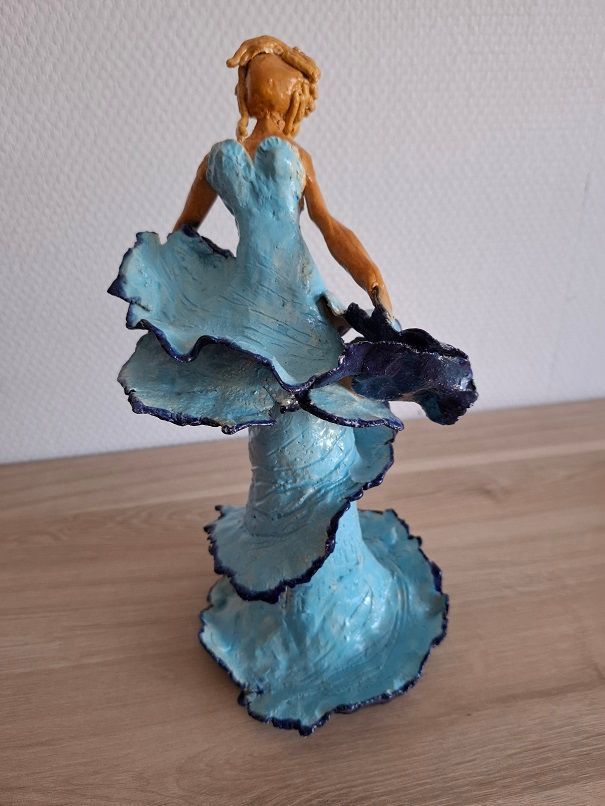 Golvende Zeebloem Danseres - Keramisch Beeld