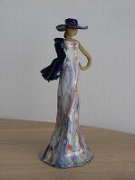 Lady met Hoed - Keramisch Beeldje