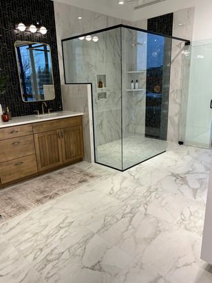 Bathroom with Vienna Calacatta Paonazzo tile