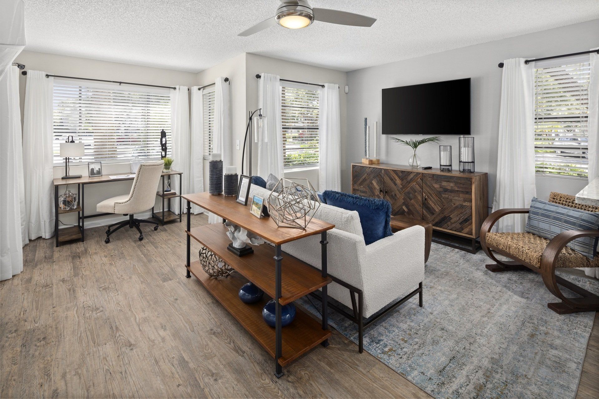 Living Room | City Harbor