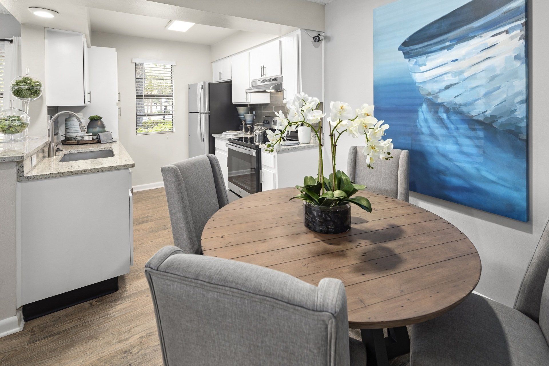 Dining Table | City Harbor