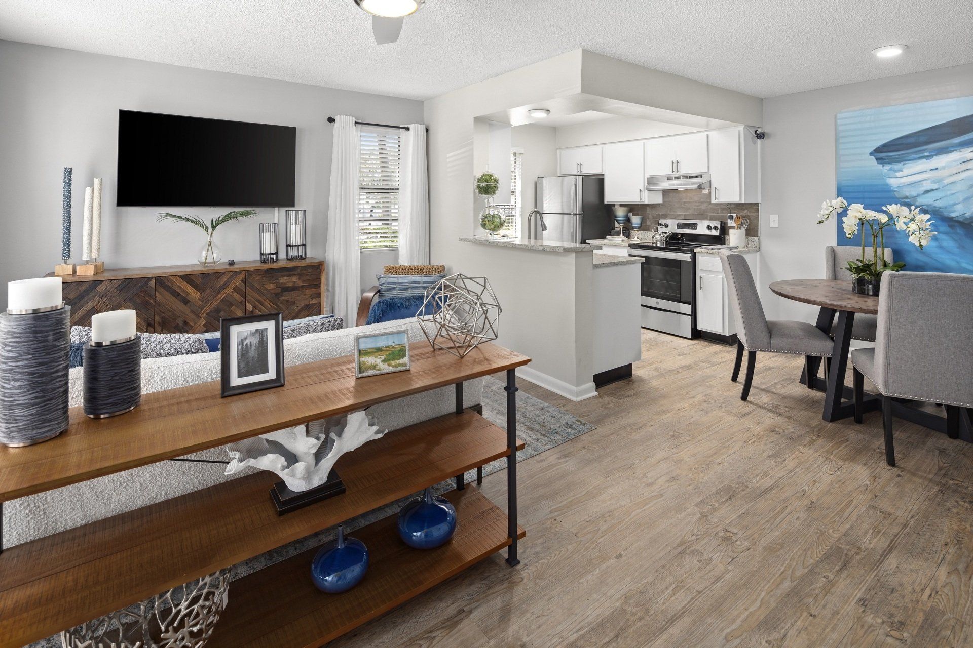 Living Room View  | City Harbor