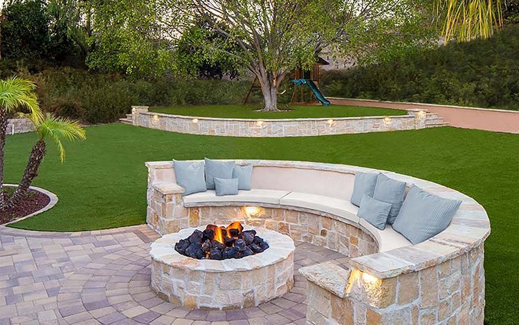Outdoor firepit