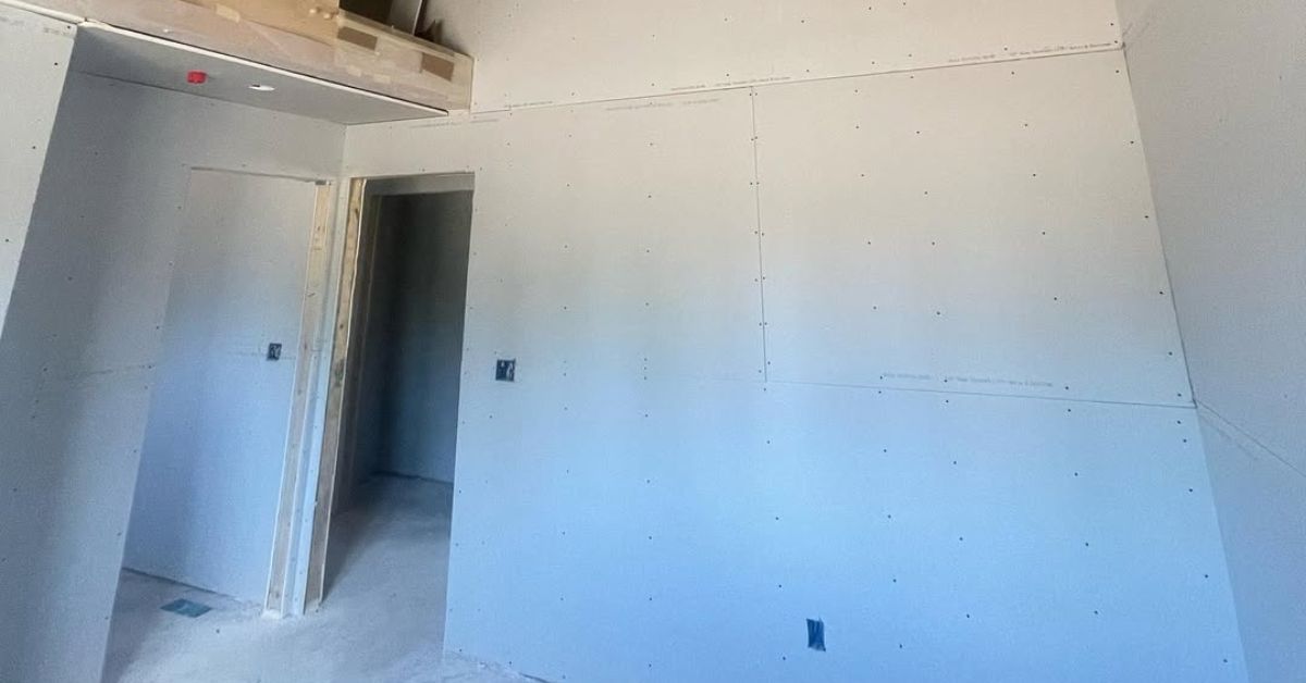 14 Main Reasons Why Your Drywall Is Cracking
