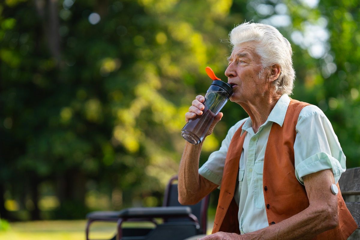 symptoms of dehydration in elderly