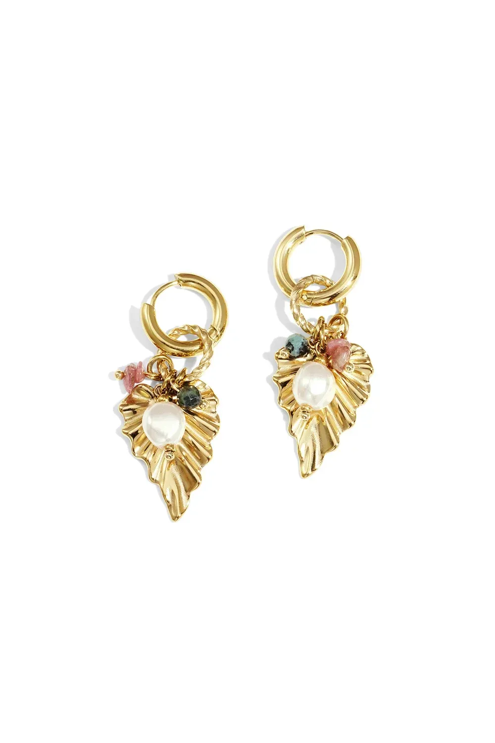 Earrings with leaf