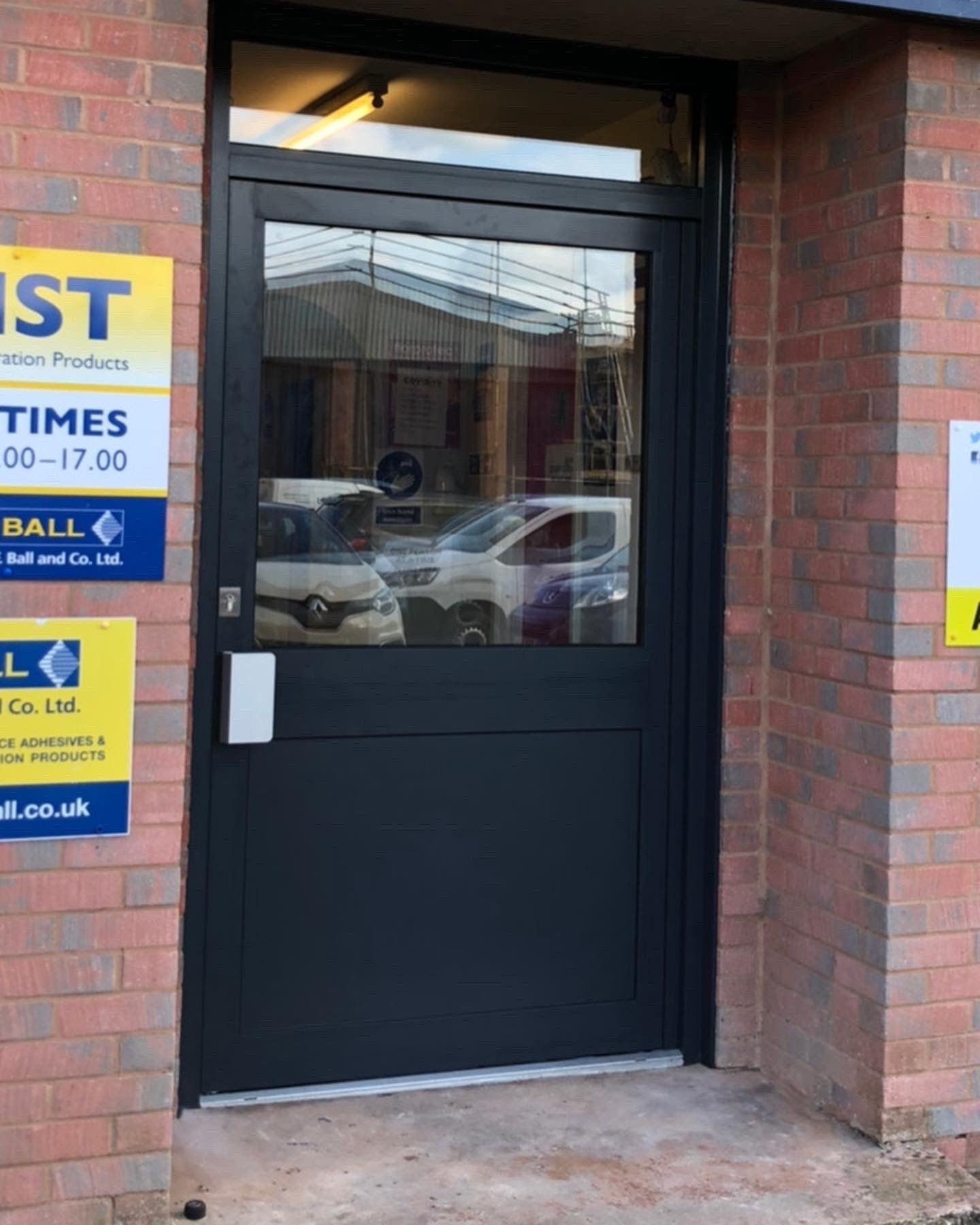 Aluminium shop door swansea