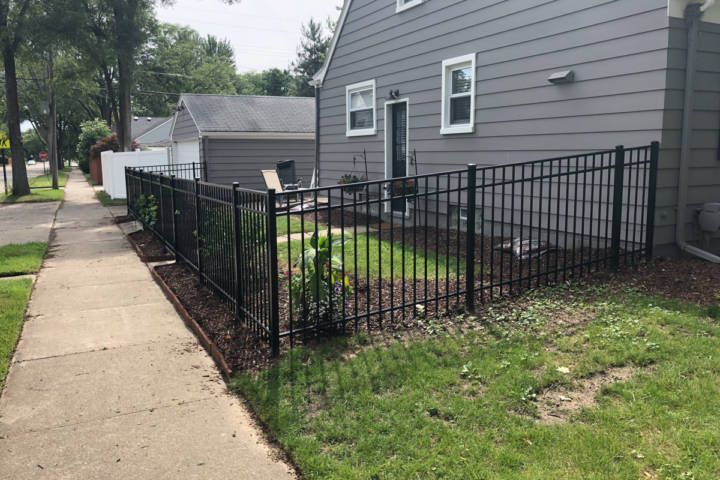 Black Elite Aluminum Fence EFF-20 — Warren, MI — Kimberly Fence & Supply