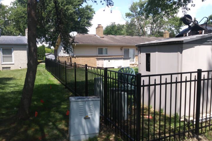 Elite Aluminum Fence EFF-25 In Clinton Township — Warren, MI — Kimberly Fence & Supply