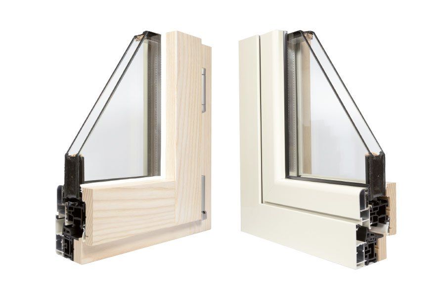 serramento a doppio vetro in legno chiaro