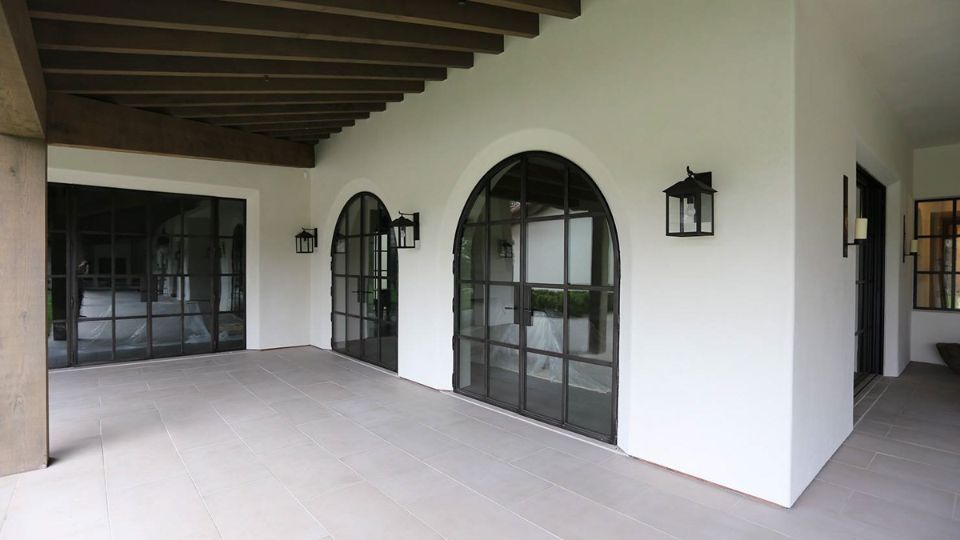 finestra ad arco in ferro