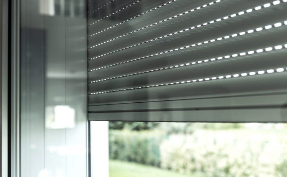 vista serranda finestra