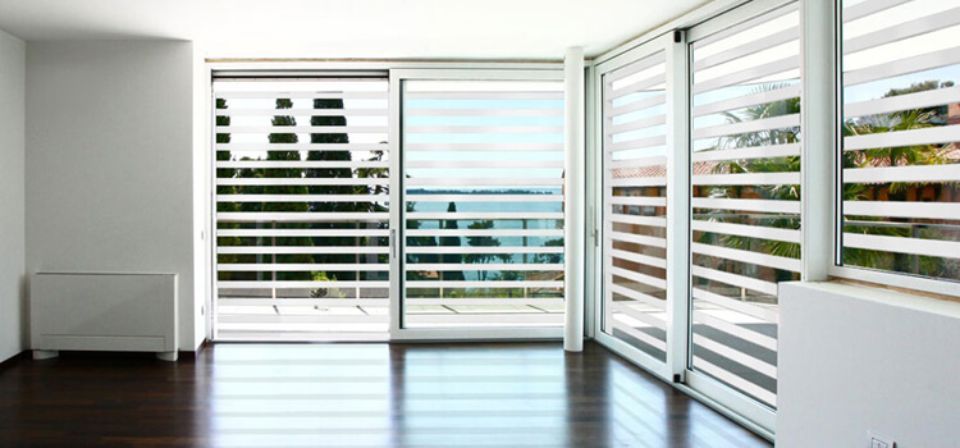 tende a rullo di colore bianco