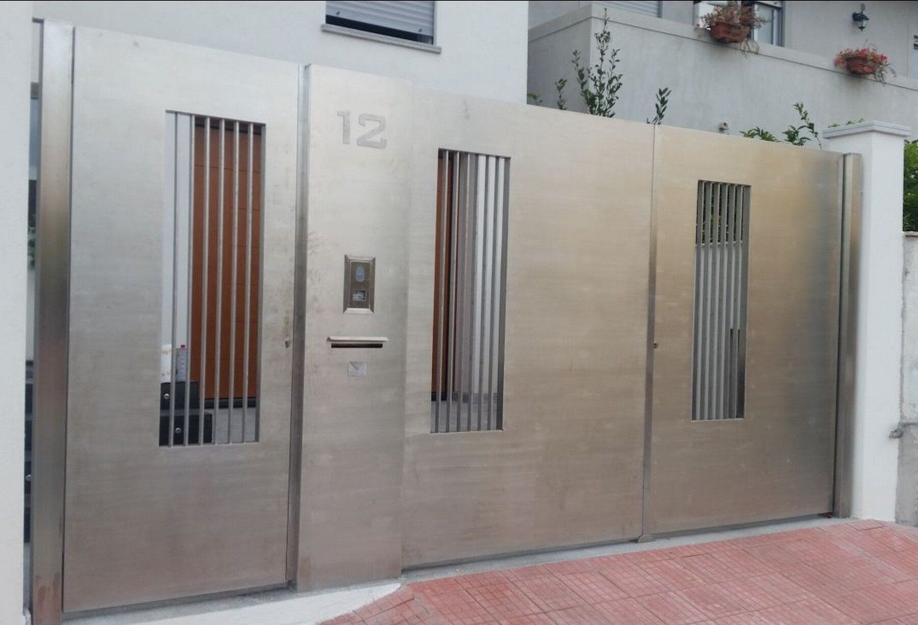 cancelletti condominio in acciaio inox